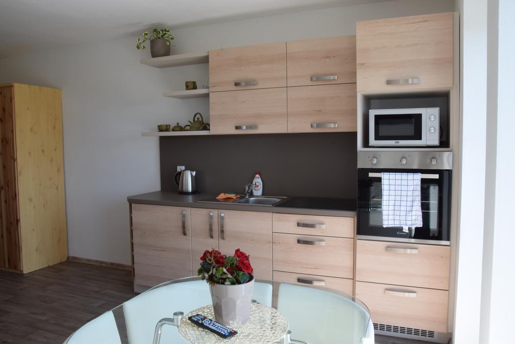 Appartement Penzion Na Samotach à Jindřichův Hradec Extérieur photo