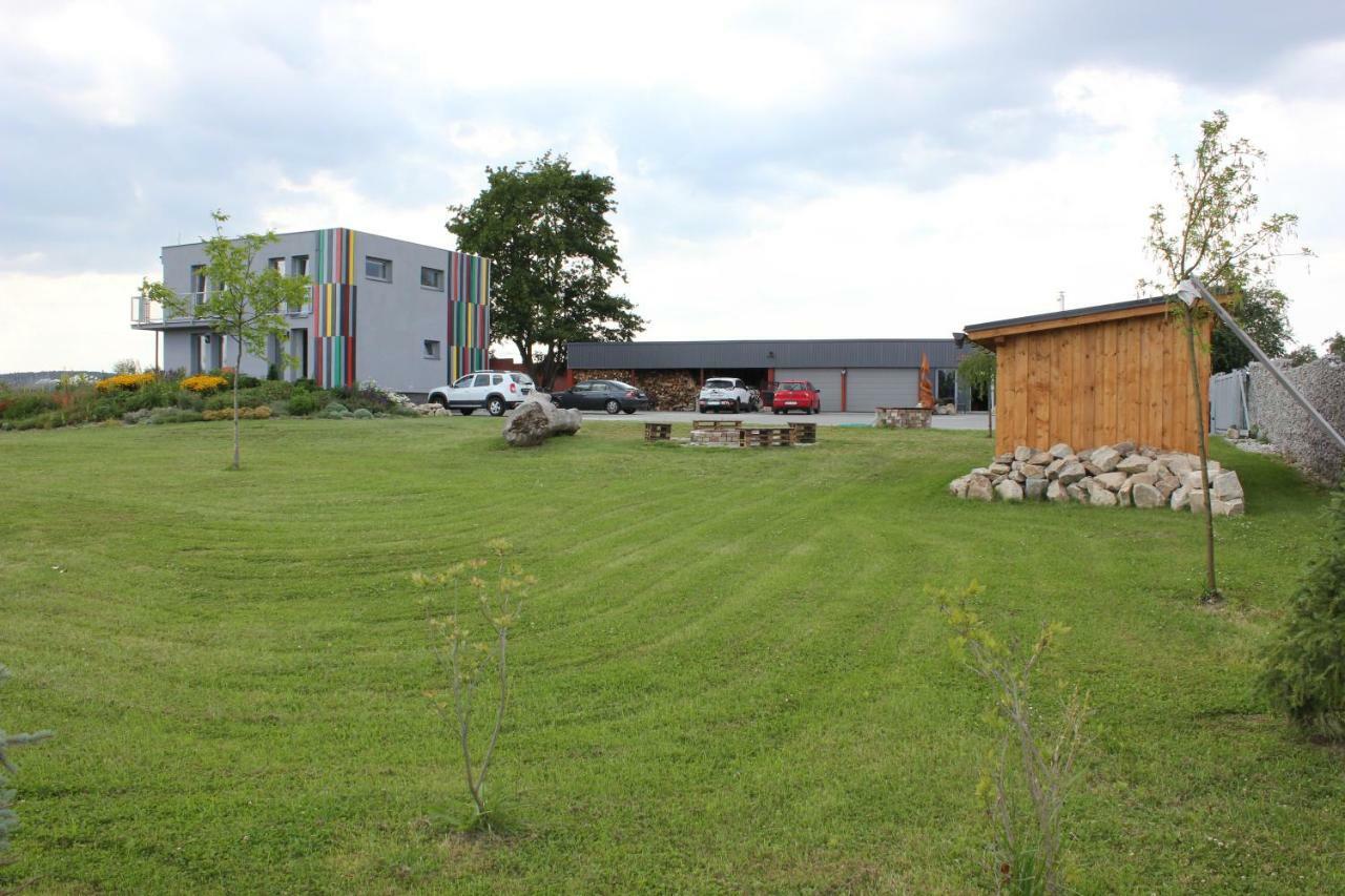 Appartement Penzion Na Samotach à Jindřichův Hradec Extérieur photo