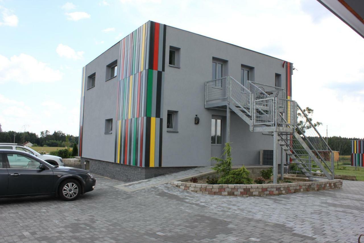Appartement Penzion Na Samotach à Jindřichův Hradec Extérieur photo