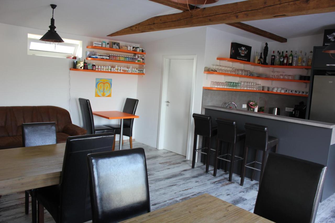 Appartement Penzion Na Samotach à Jindřichův Hradec Extérieur photo